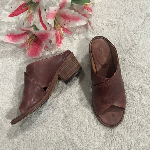 P. Monjo Shoes - P. Monjo Chic Brown Leather Women's Slides Heels